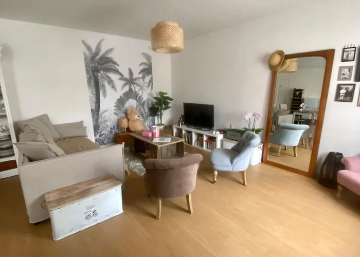 Maison A Deux Pas Du Bourg